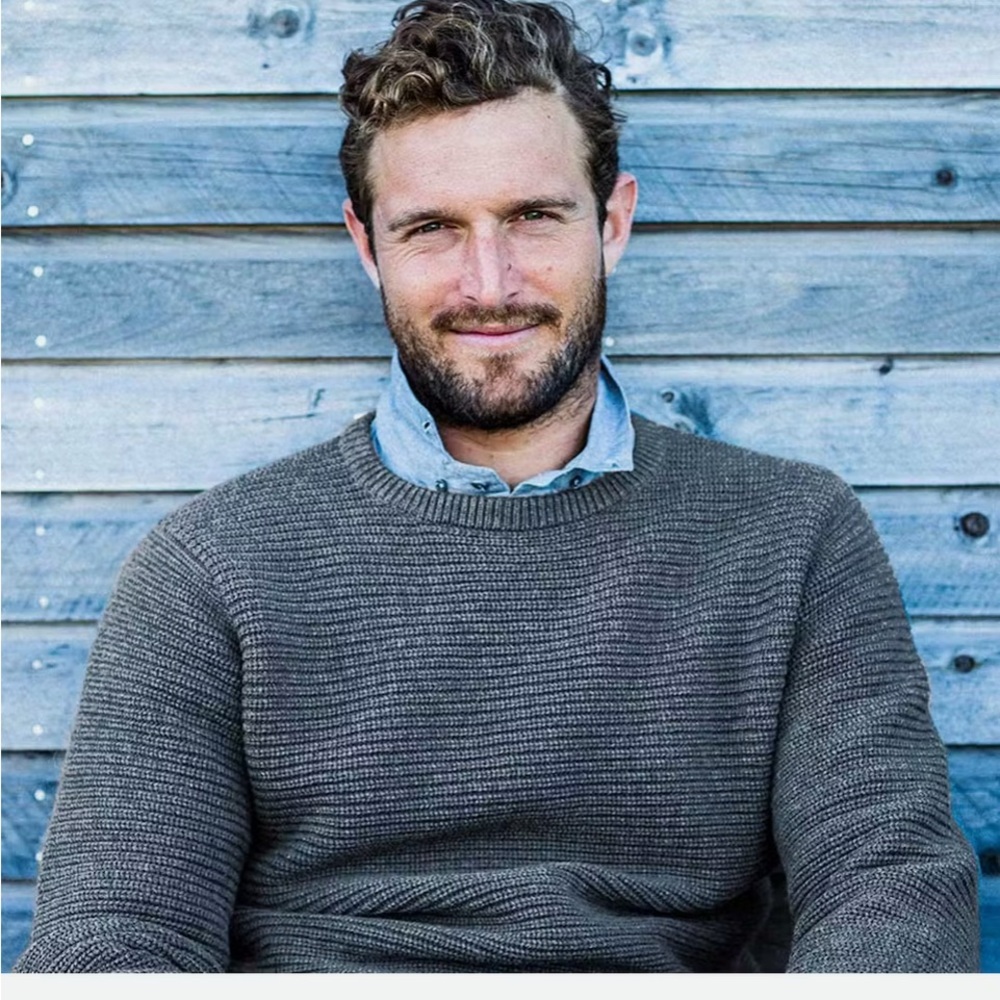Outerknown Jet lag sweater. Brand new size medium